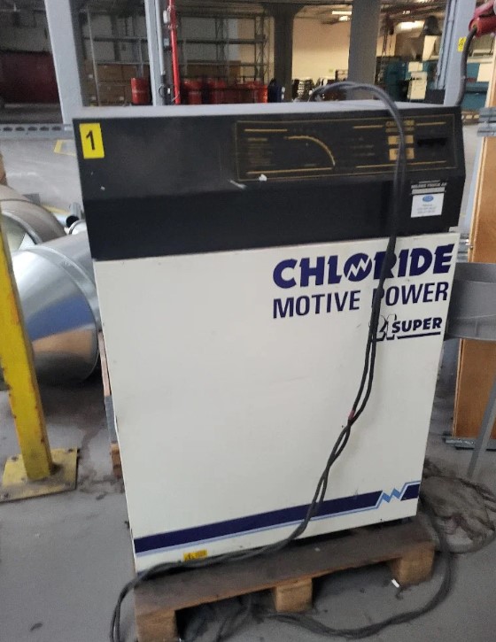 Chloride Motive Power truckladdare